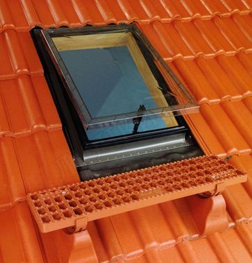 Кровельный люк Окно-люк FAKRO WSZ 860*860 Кровельный люк Окно-люк FAKRO WSZ 860*860