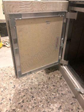 Люк под плитку Нажимной Стелс, 1 створка Люк под плитку Нажимной Стелс, 1 створка